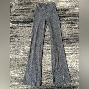 GAP FIT Flare V- Waist Yoga Pants